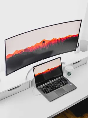 Image of: Curvy Monitor